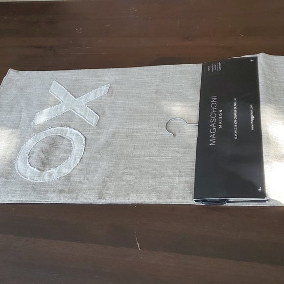 🆕️ Magaschoni Maison XO Table Runner - Picture 5 of 10